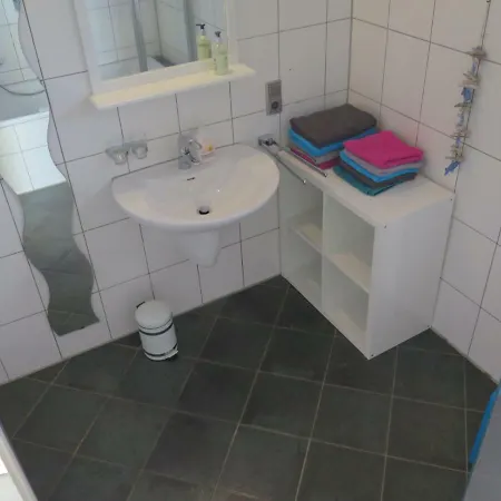 Leuchtturm Am See, Erdgeschosswohnung Mit Garten 아파트