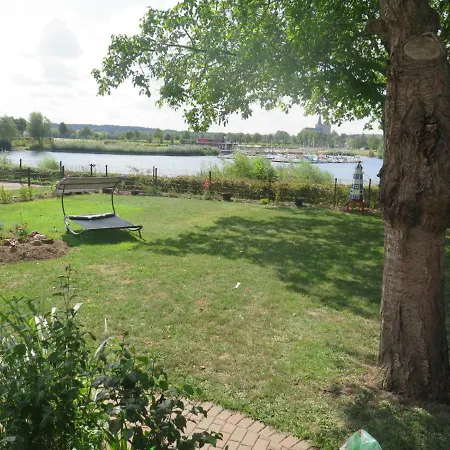 Leuchtturm Am See, Erdgeschosswohnung Mit Garten