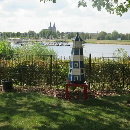 Leuchtturm Am See, Erdgeschosswohnung Mit Garten * 크산텐