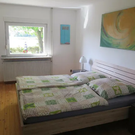 Leuchtturm Am See, Erdgeschosswohnung Mit Garten *